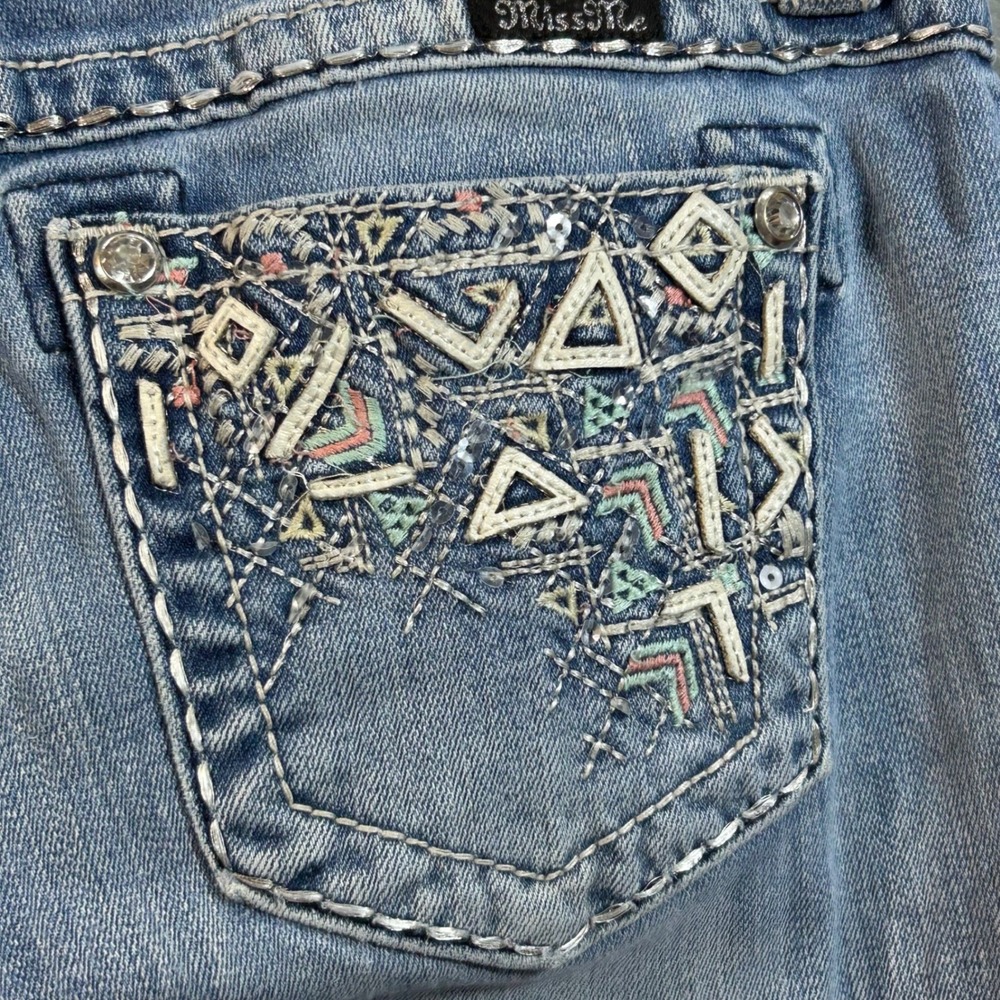 Miss Me Signature Cropped Capri Jean 29 Light Wash Embroider Sequin JE8131C Read - Picture 11 of 15